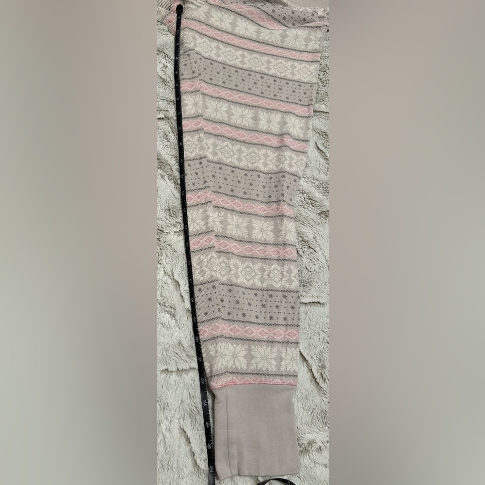 Victoria's Secret Snowflake Print Pink and Gray Pajama Pants - Picture 8 of 12